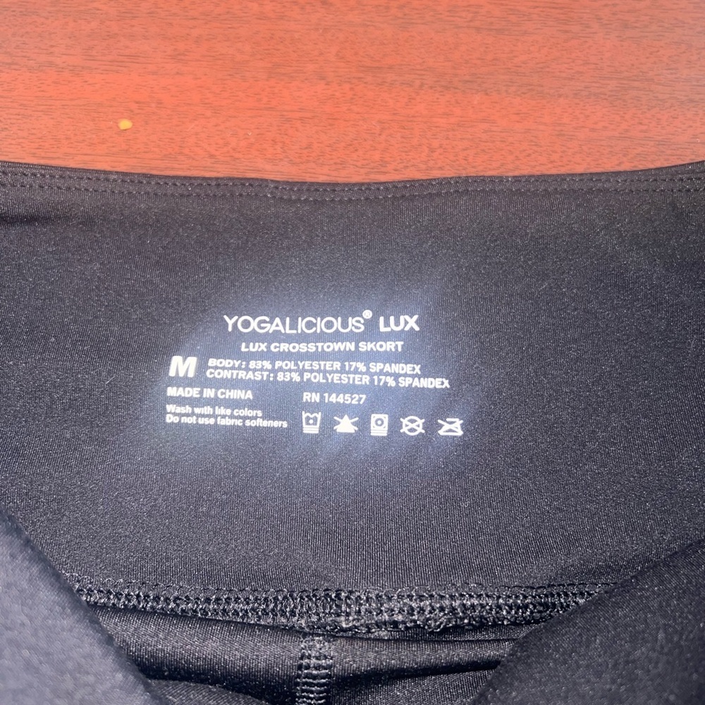 Yogalicious Black Crosstown Skort - Picture 2 of 3